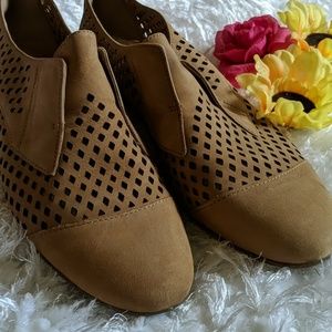 FRANCO SARTO Anderson Perforated Loafers